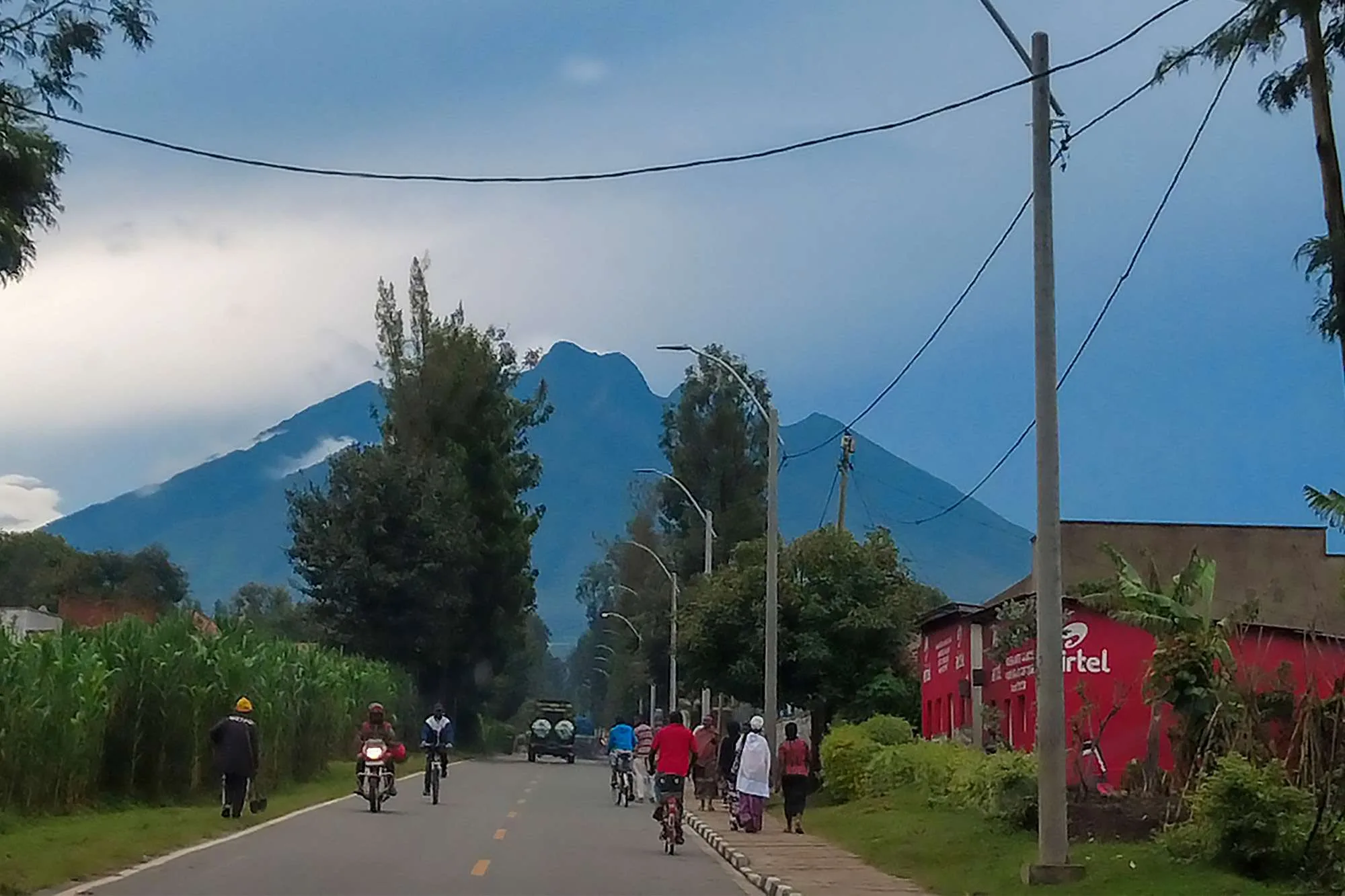 Mount Sabyinyo (3,669 meters)